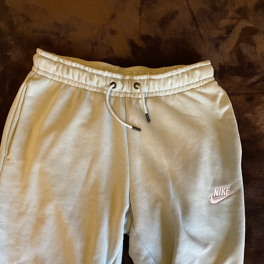 Nike women’s sweat pants